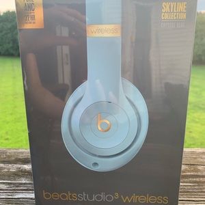 Skyline collection wireless beat headphones